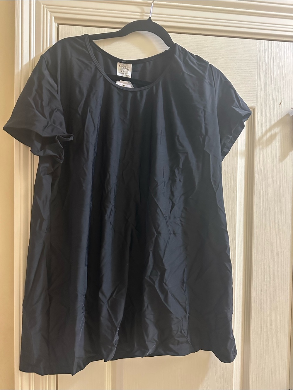 Anna Black Short-Sleeve Round Neck Tunic Swim Top